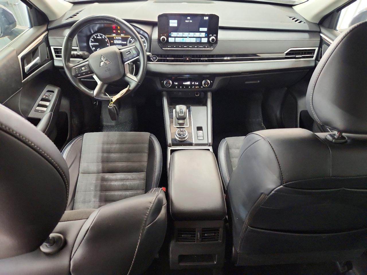 2024 MITSUBISHI OUTLANDER SE — Фото 8 из 13