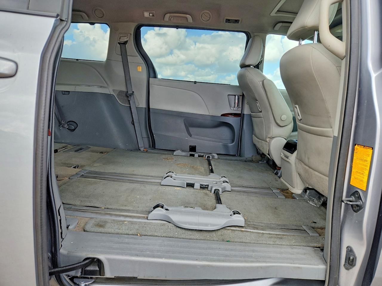 2012 TOYOTA SIENNA XLE 8-PASSENGER — Фото 11 из 14