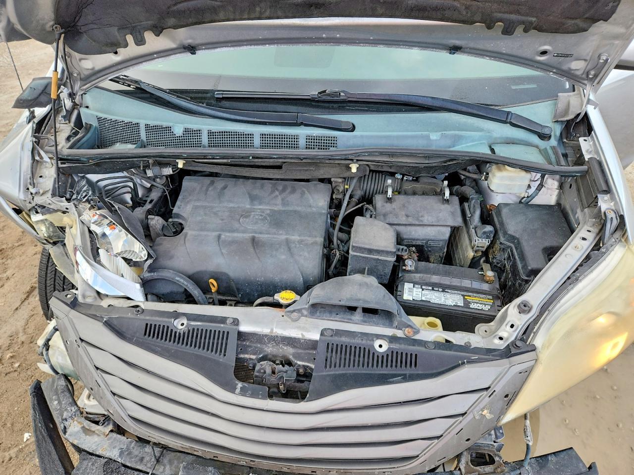 2012 TOYOTA SIENNA XLE 8-PASSENGER — Фото 12 из 14