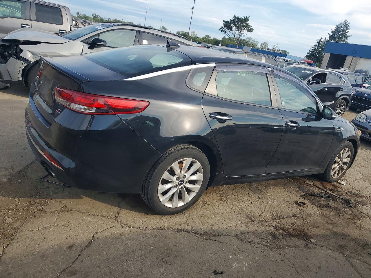 2018 KIA OPTIMA S — Фото 3 из 12