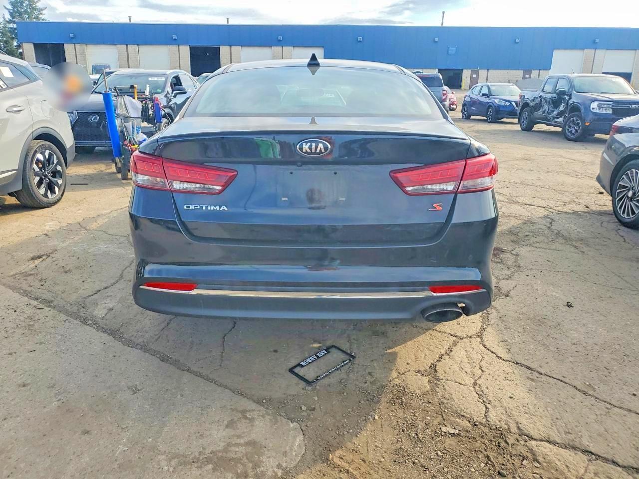 2018 KIA OPTIMA S — Фото 6 из 12