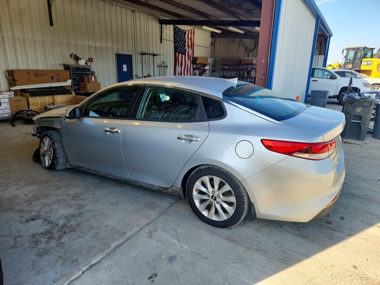 2018 KIA OPTIMA LX — Фото 2 из 13