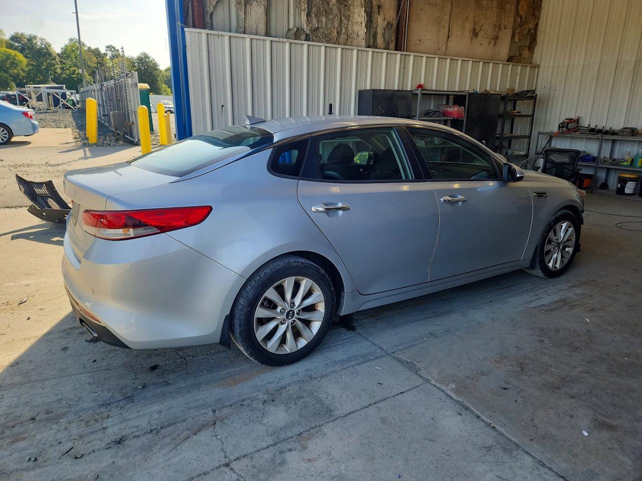 2018 KIA OPTIMA LX — Фото 3 из 13