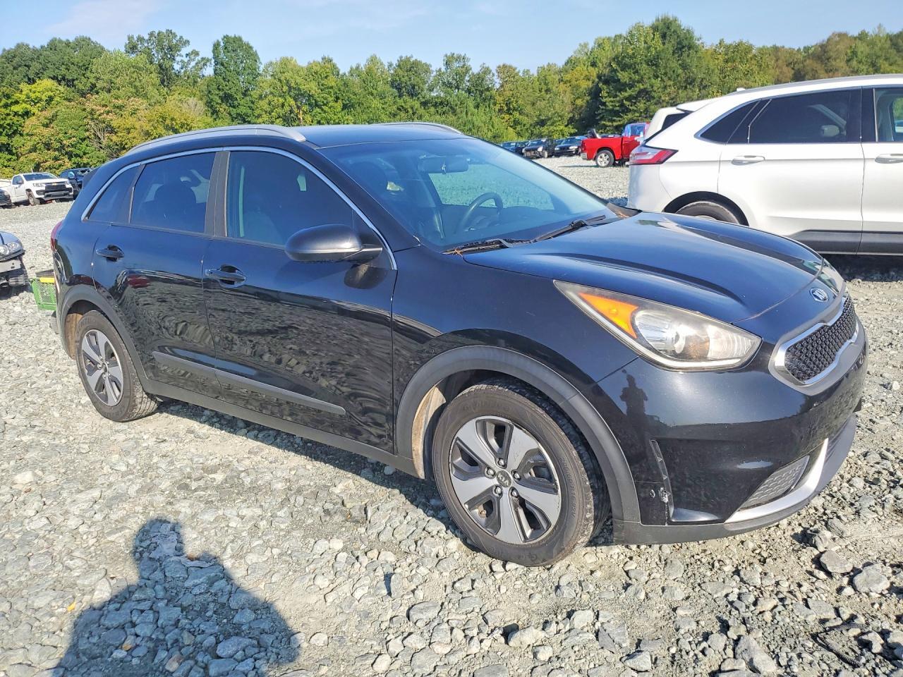 2017 KIA NIRO LX — Фото 4 из 13