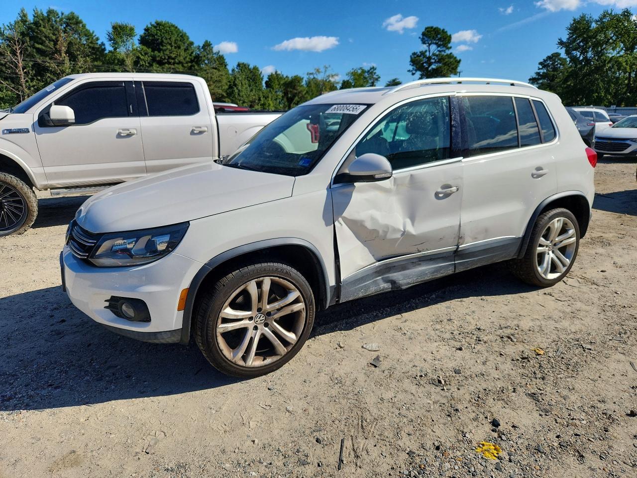 2012 VOLKSWAGEN TIGUAN S