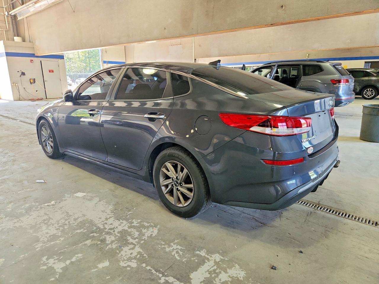 2019 KIA OPTIMA LX — Фото 2 из 12