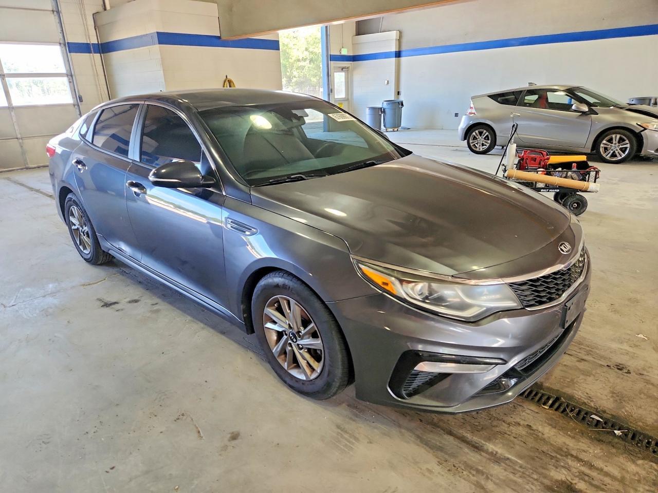 2019 KIA OPTIMA LX — Фото 4 из 12