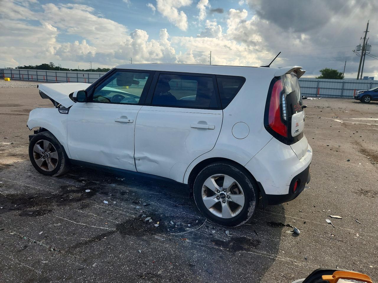 2017 KIA SOUL BASE — Фото 2 из 12