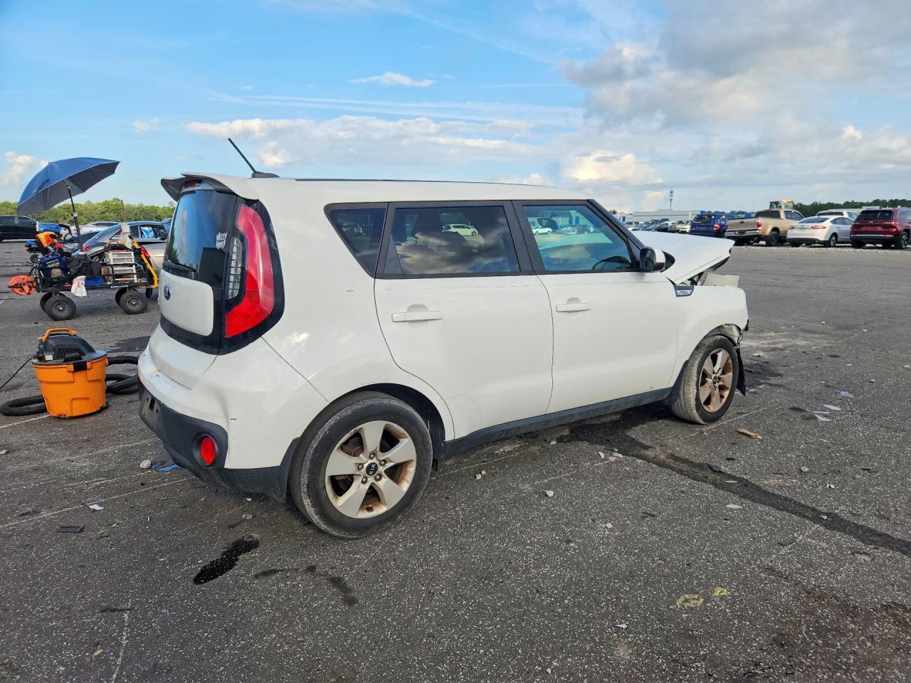 2017 KIA SOUL BASE — Фото 3 из 12