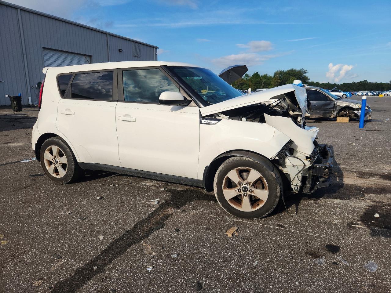 2017 KIA SOUL BASE — Фото 4 из 12