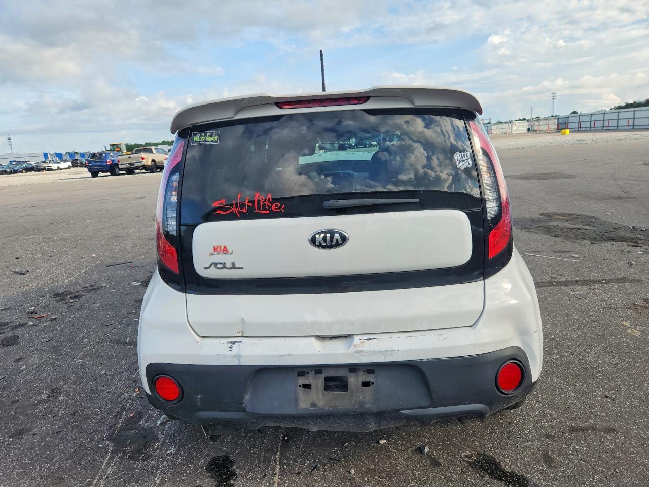 2017 KIA SOUL BASE — Фото 6 из 12