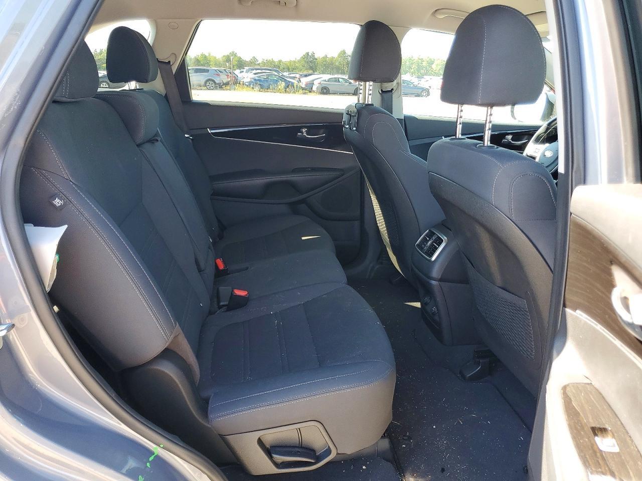 2019 KIA SORENTO LX — Фото 11 из 13