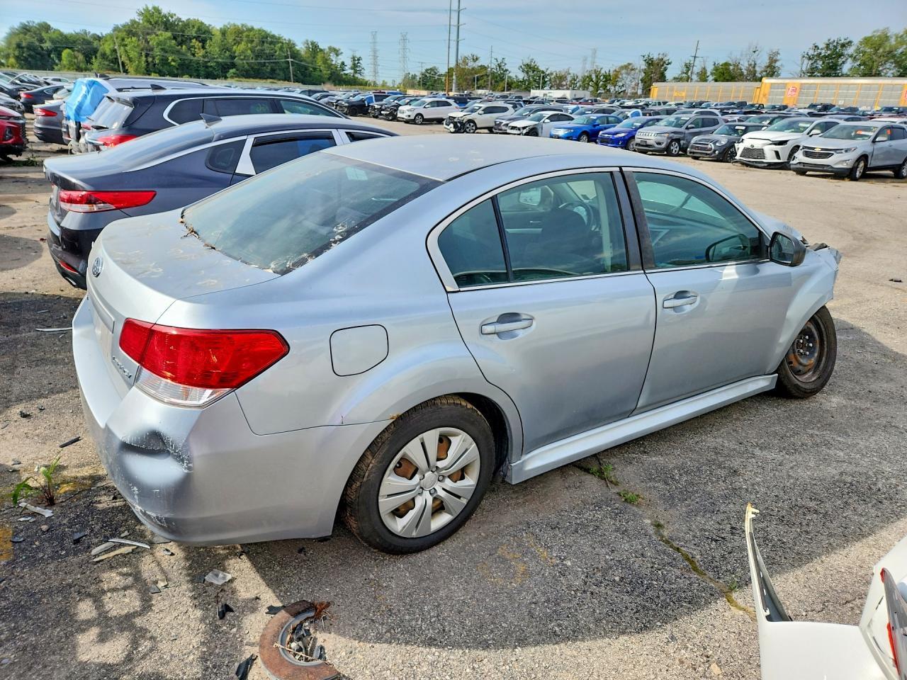 2013 SUBARU LEGACY 2.5I — Фото 3 из 13
