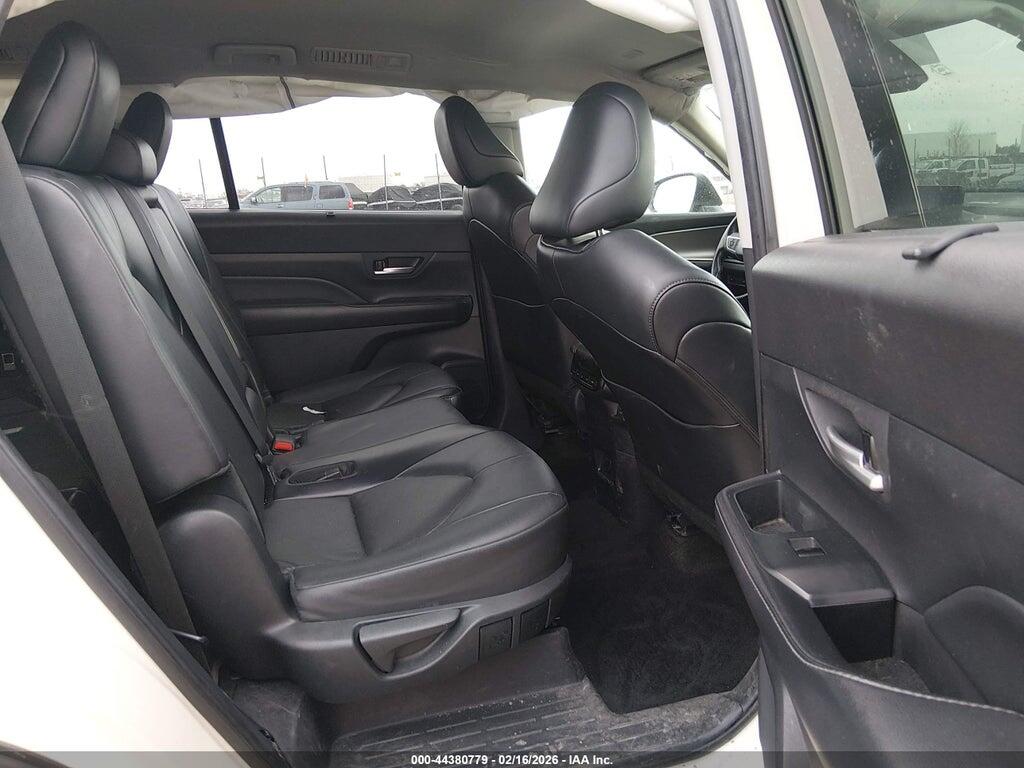 5TDAAAB56RS007674 2024 TOYOTA GRAND HIGHLANDER photo no. 8