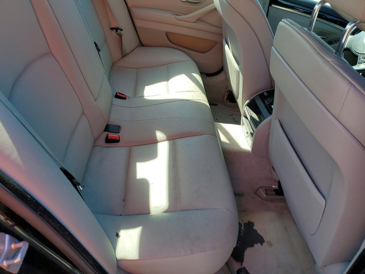 2011 BMW 535 XI — Фото 10 из 12