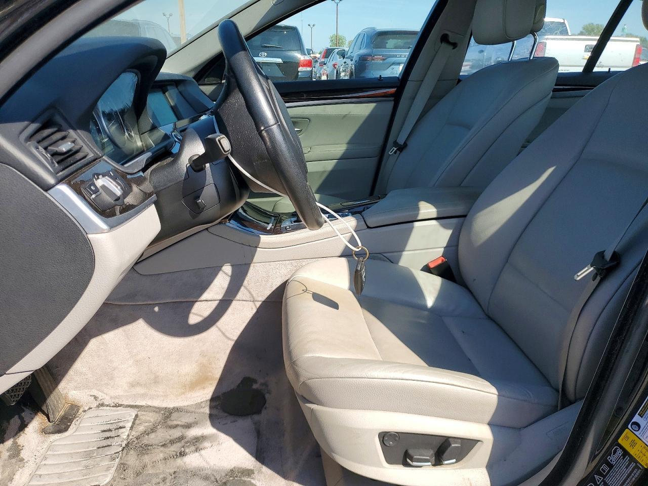 2011 BMW 535 XI — Фото 7 из 12