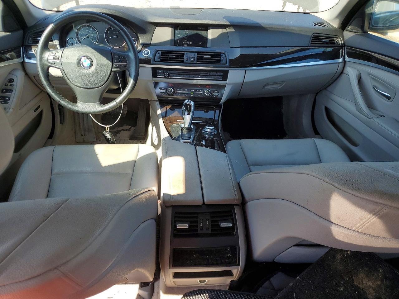 2011 BMW 535 XI — Фото 8 из 12