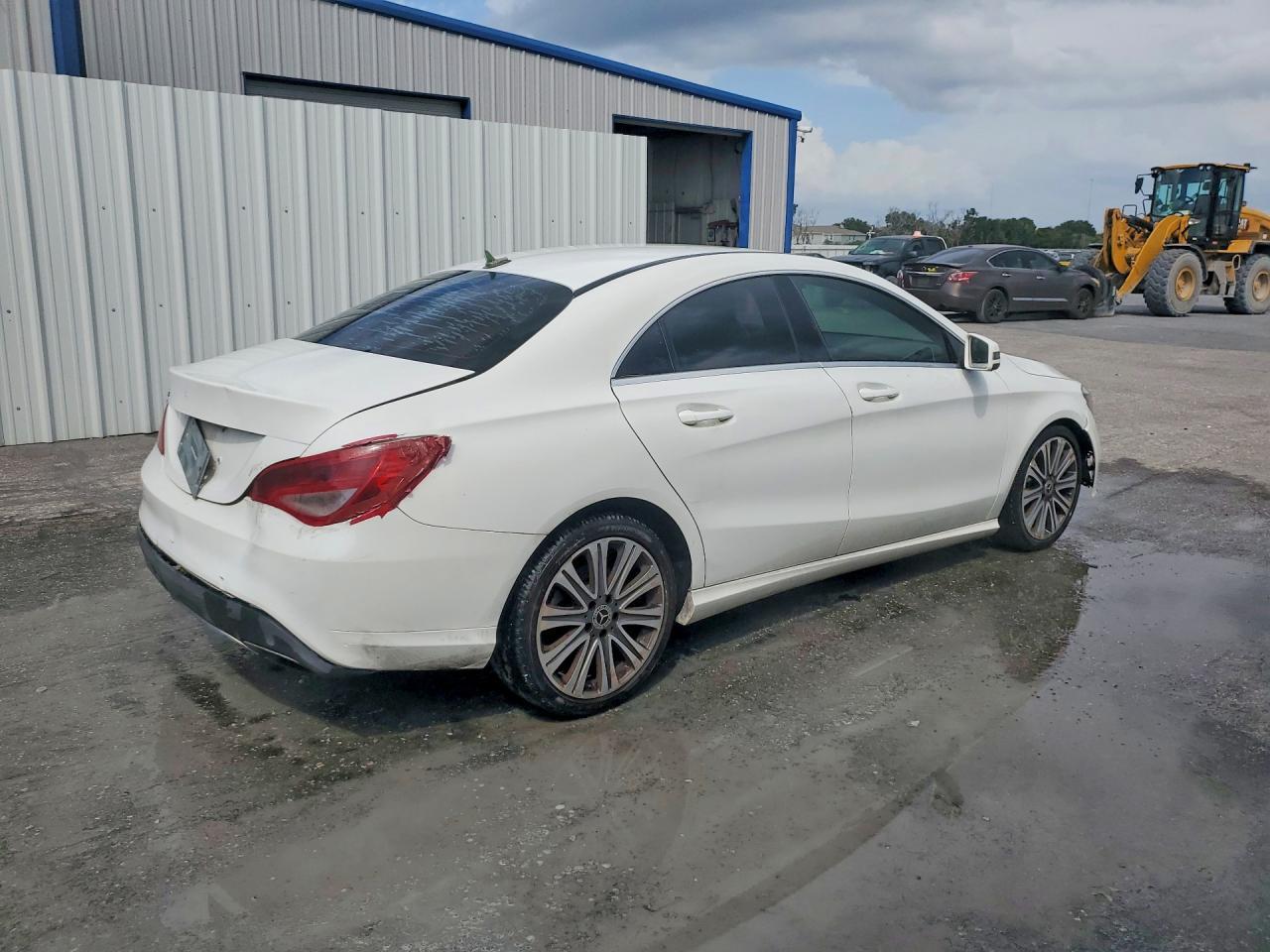 2018 MERCEDES-BENZ CLA 250 — Фото 3 из 12