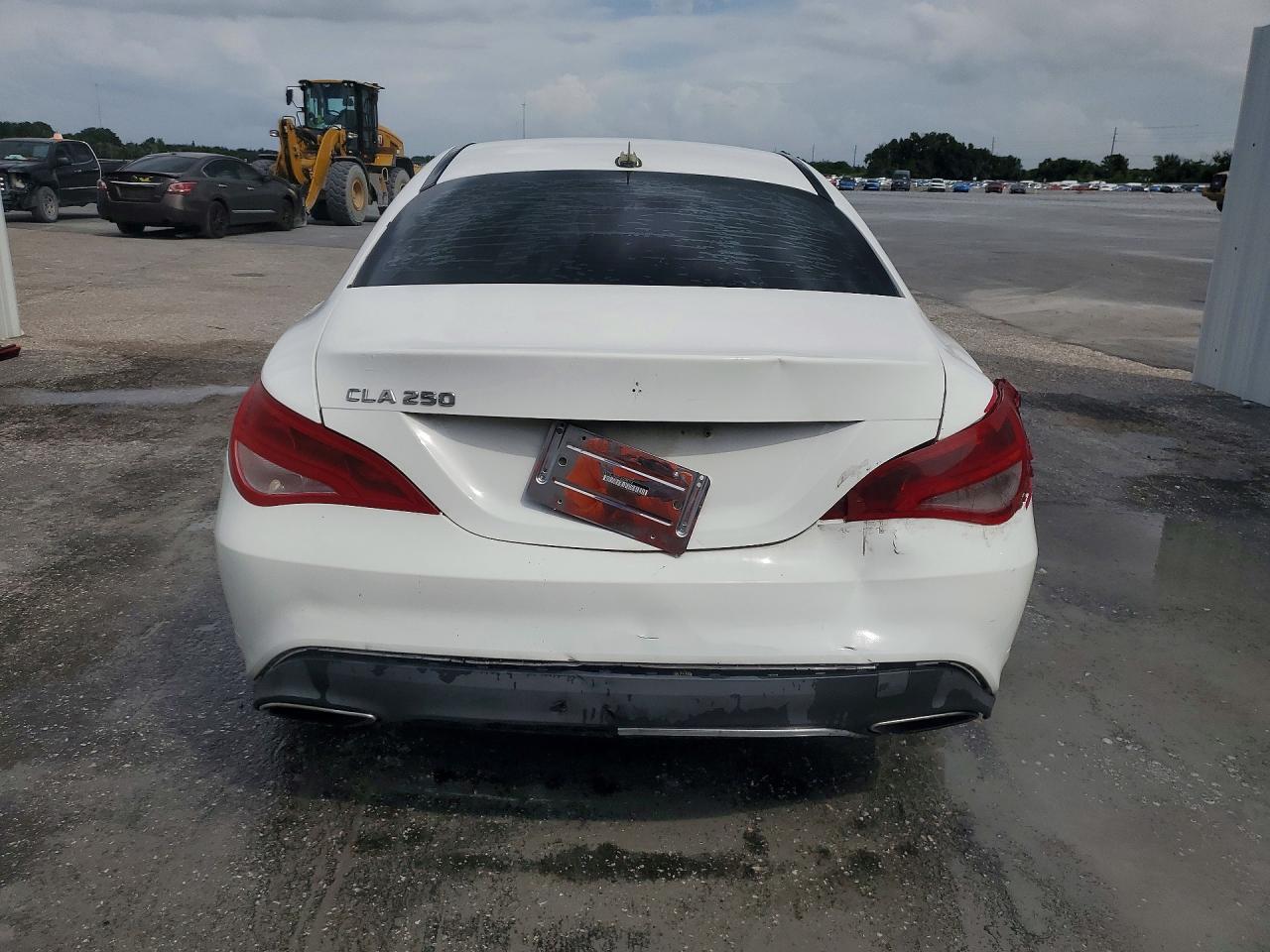 2018 MERCEDES-BENZ CLA 250 — Фото 6 из 12