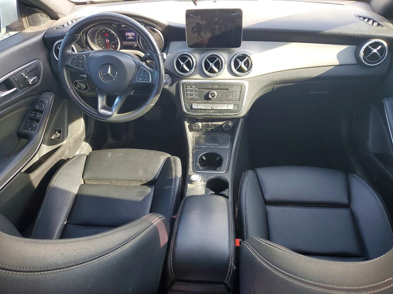 2018 MERCEDES-BENZ CLA 250 — Фото 8 из 12