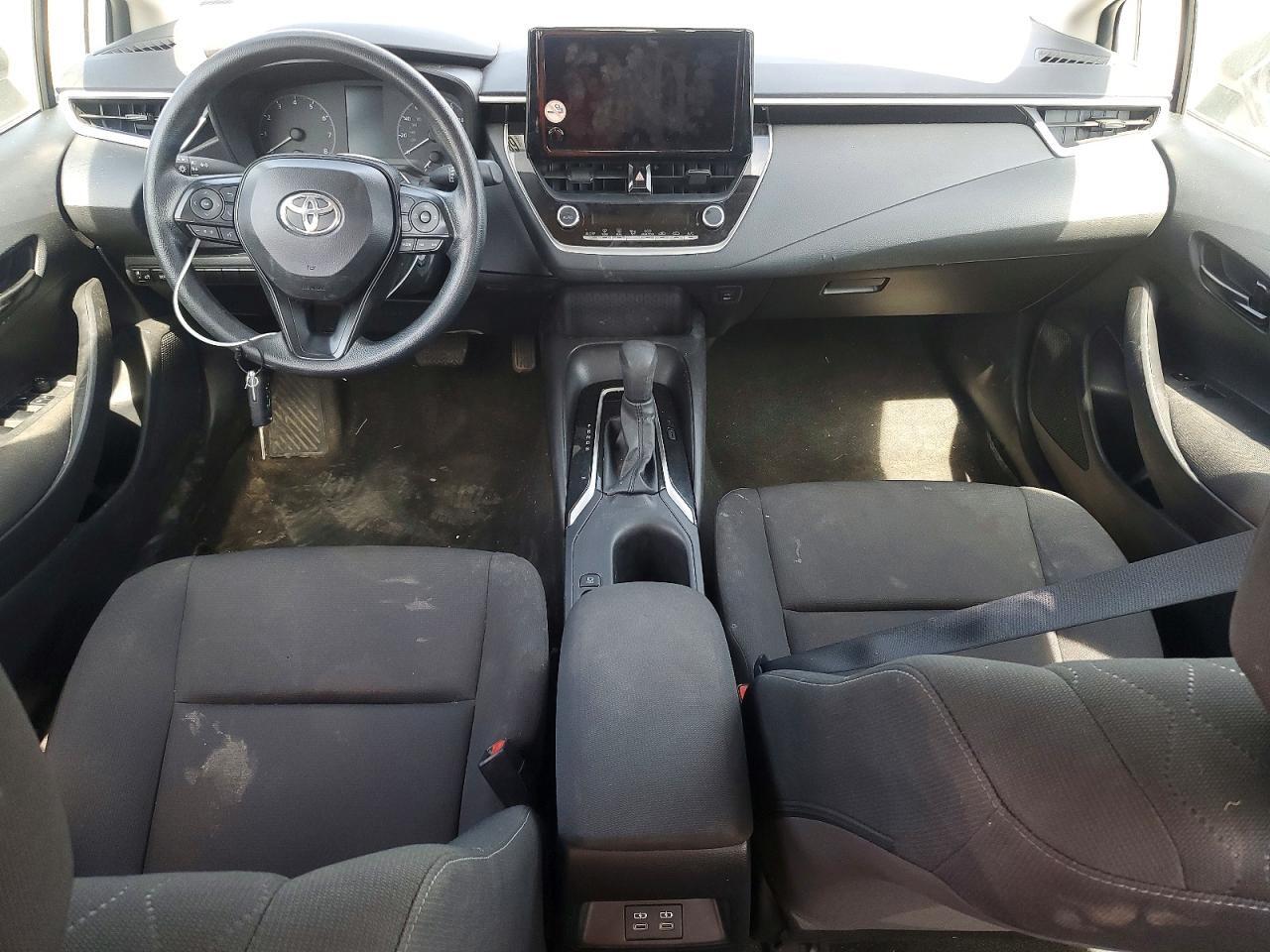 2025 TOYOTA COROLLA LE — Фото 8 из 13