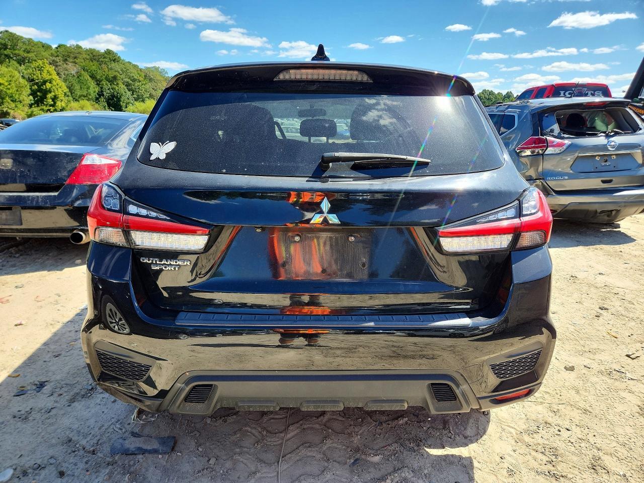 2020 MITSUBISHI OUTLANDER SPORT ES — Фото 6 из 14