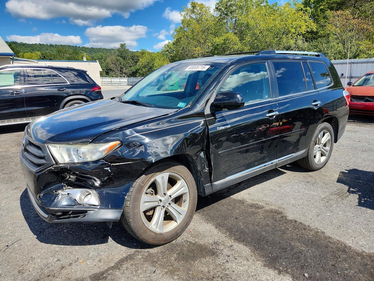 2013 TOYOTA HIGHLANDER LIMITED