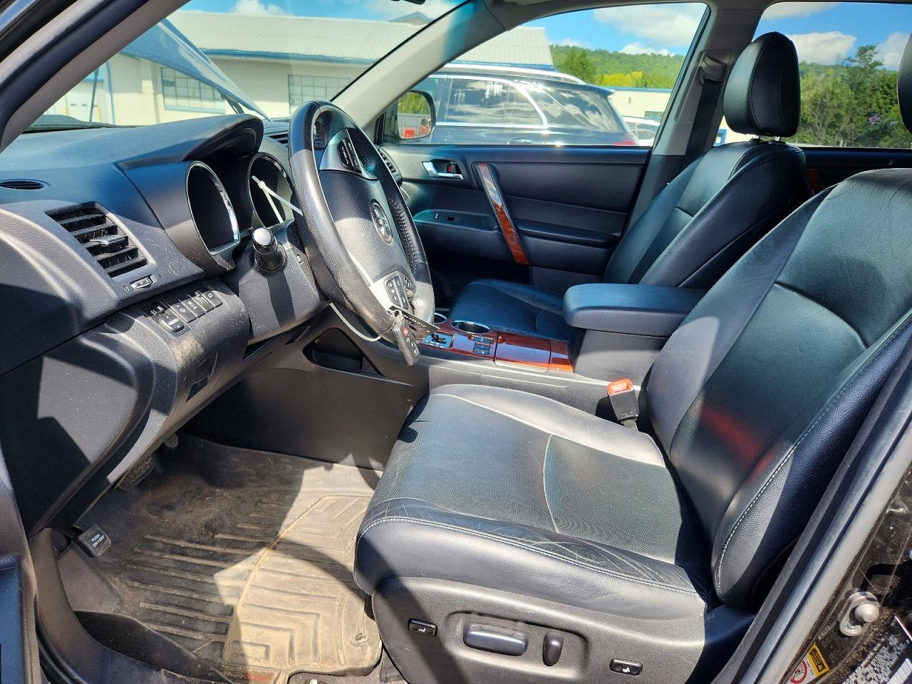 2013 TOYOTA HIGHLANDER LIMITED — Фото 7 из 13
