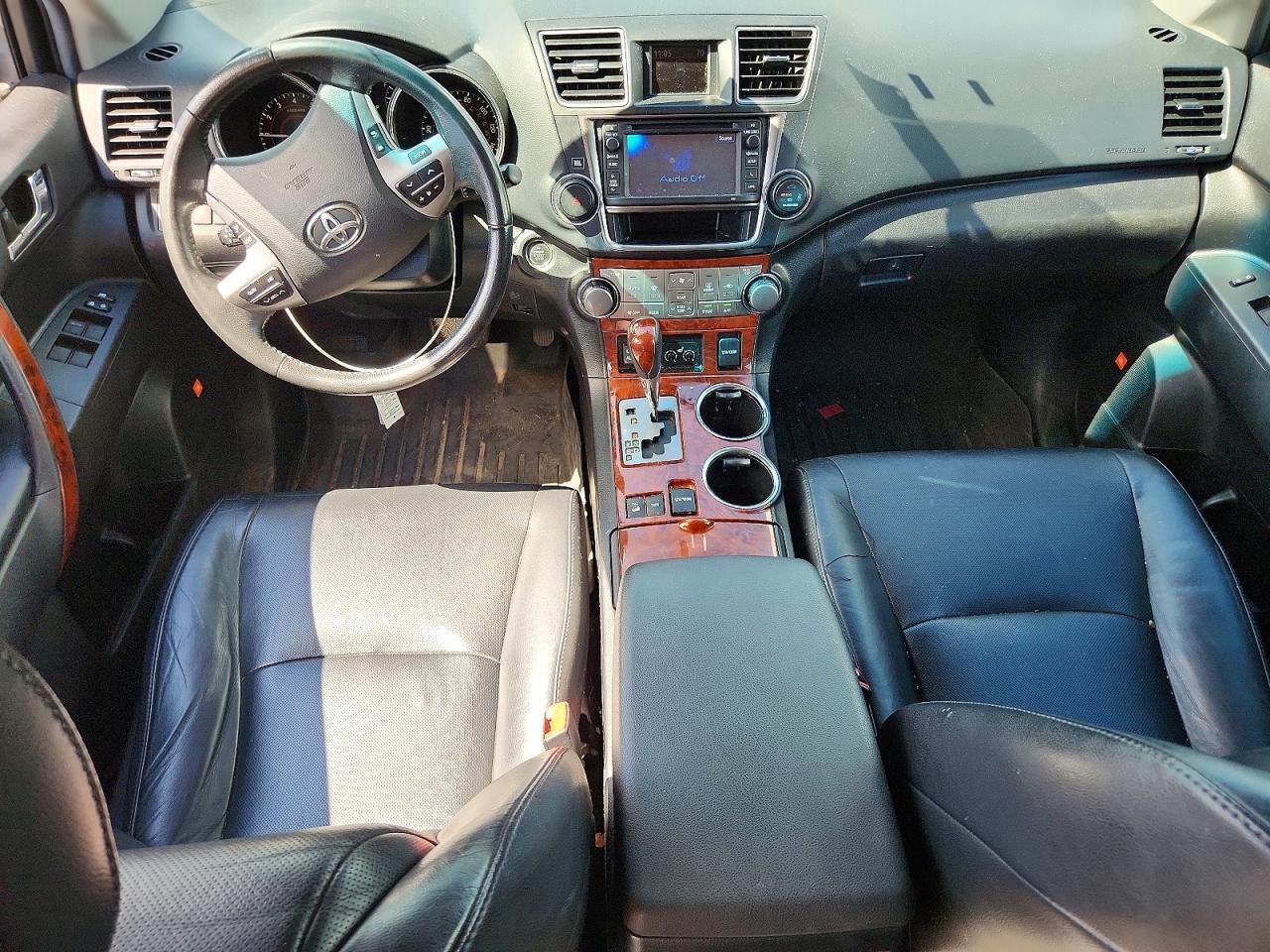 2013 TOYOTA HIGHLANDER LIMITED — Фото 8 из 13