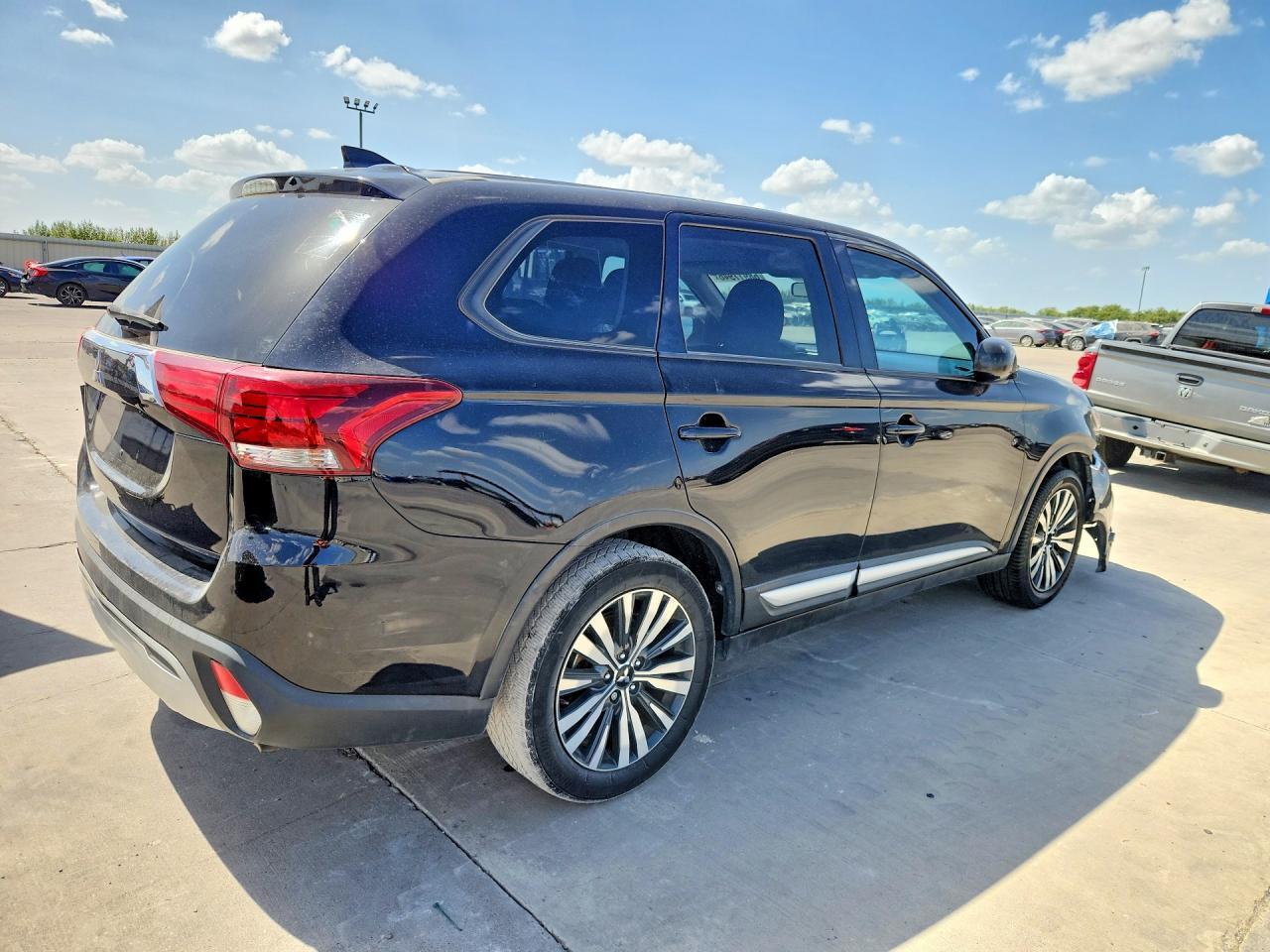 2020 MITSUBISHI OUTLANDER ES — Фото 3 из 13