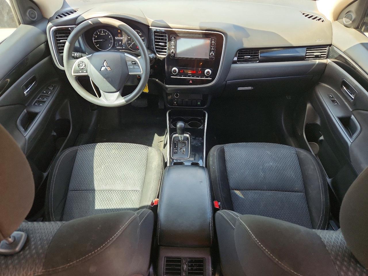 2020 MITSUBISHI OUTLANDER ES — Фото 8 из 13
