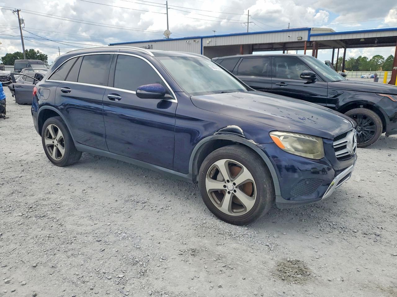 2017 MERCEDES-BENZ GLC 300 — Фото 4 из 13