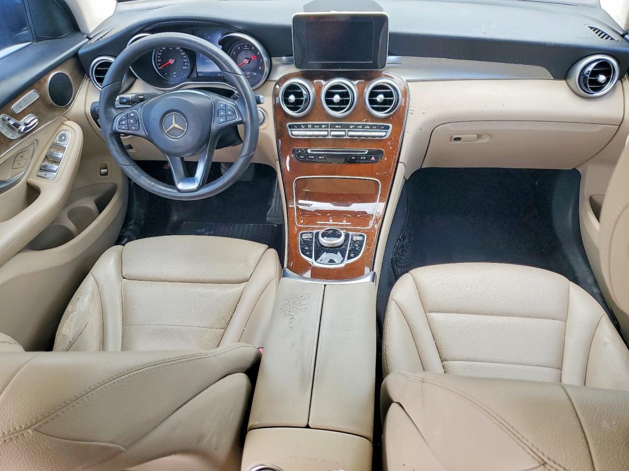 2017 MERCEDES-BENZ GLC 300 — Фото 8 из 13