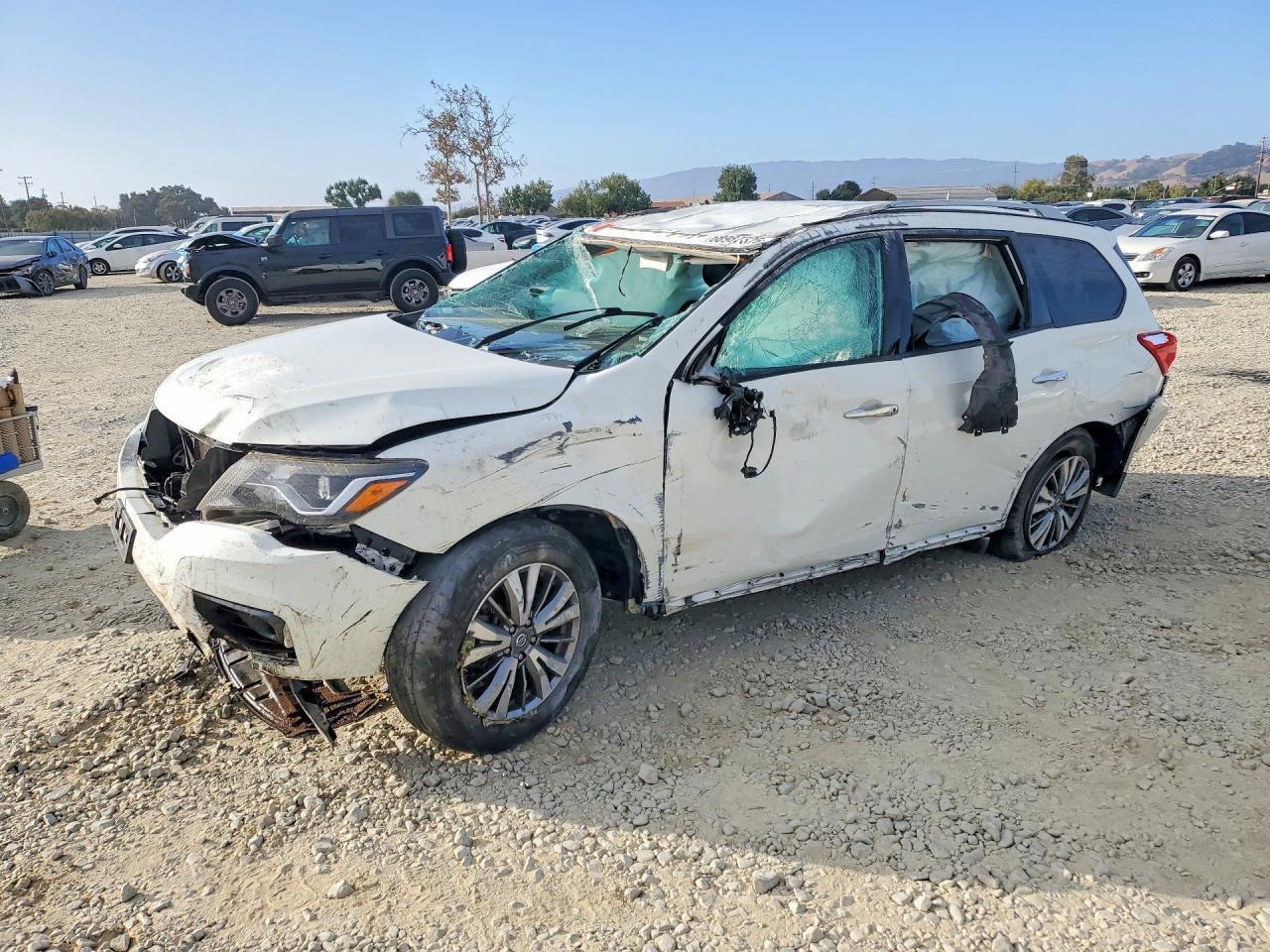 2020 NISSAN PATHFINDER SL