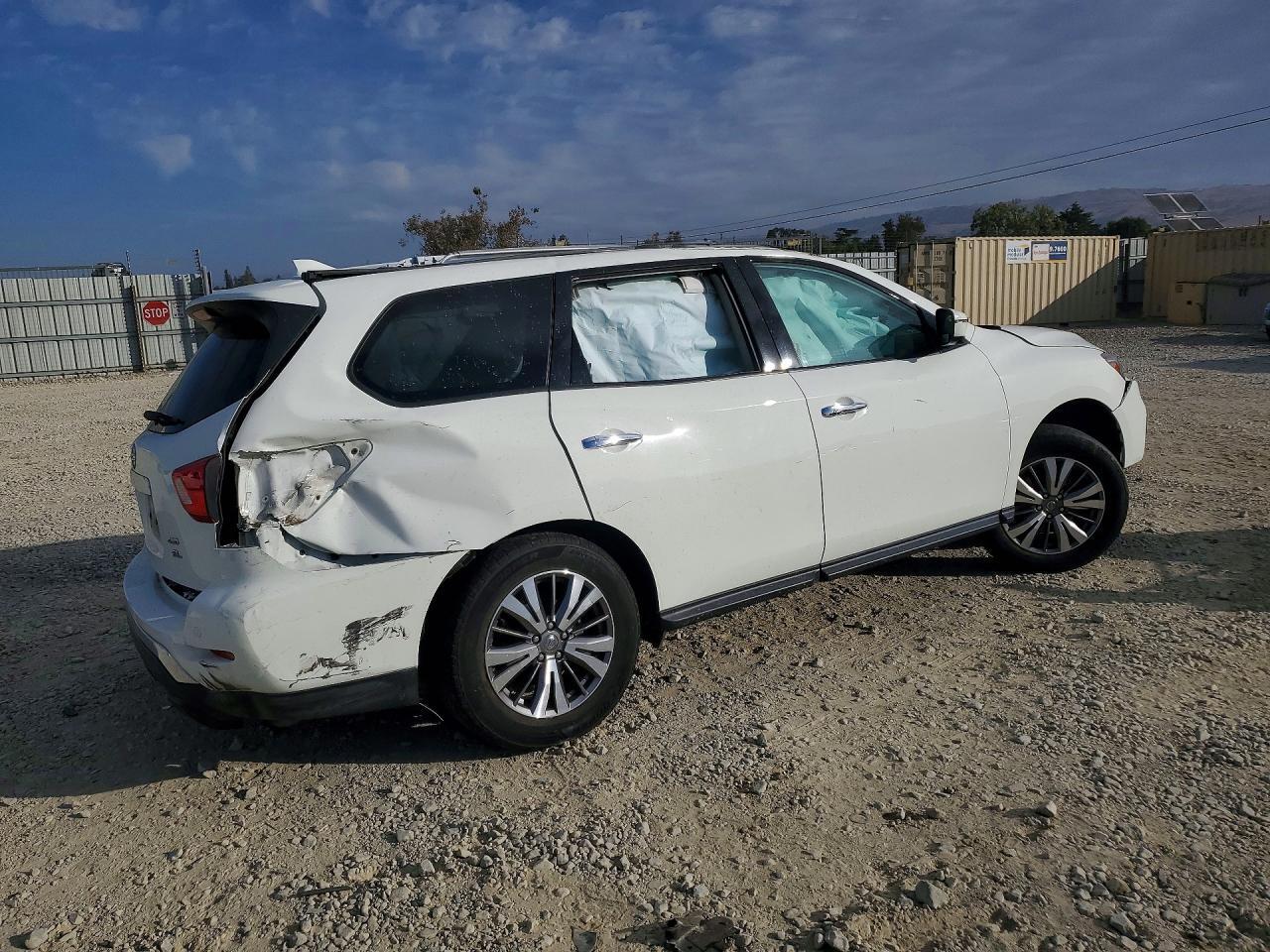 2020 NISSAN PATHFINDER SL — Фото 3 из 13