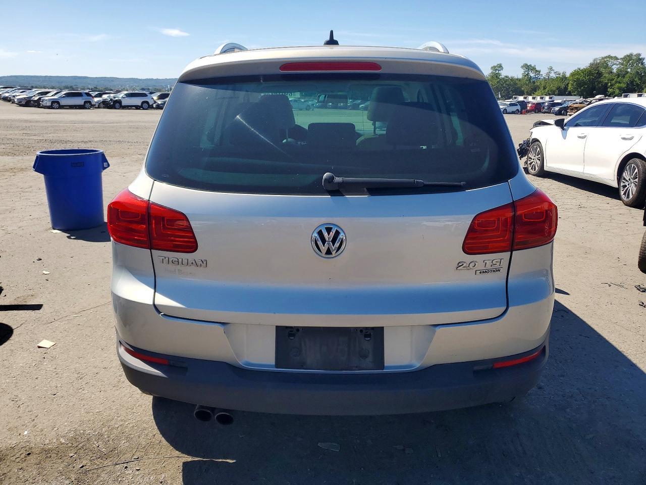 2013 VOLKSWAGEN TIGUAN S — Фото 6 из 14