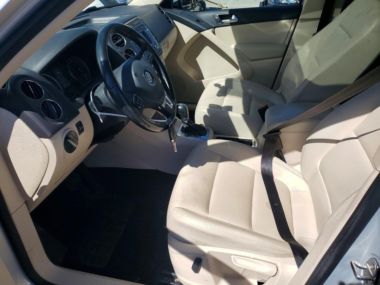 2013 VOLKSWAGEN TIGUAN S — Фото 7 из 14
