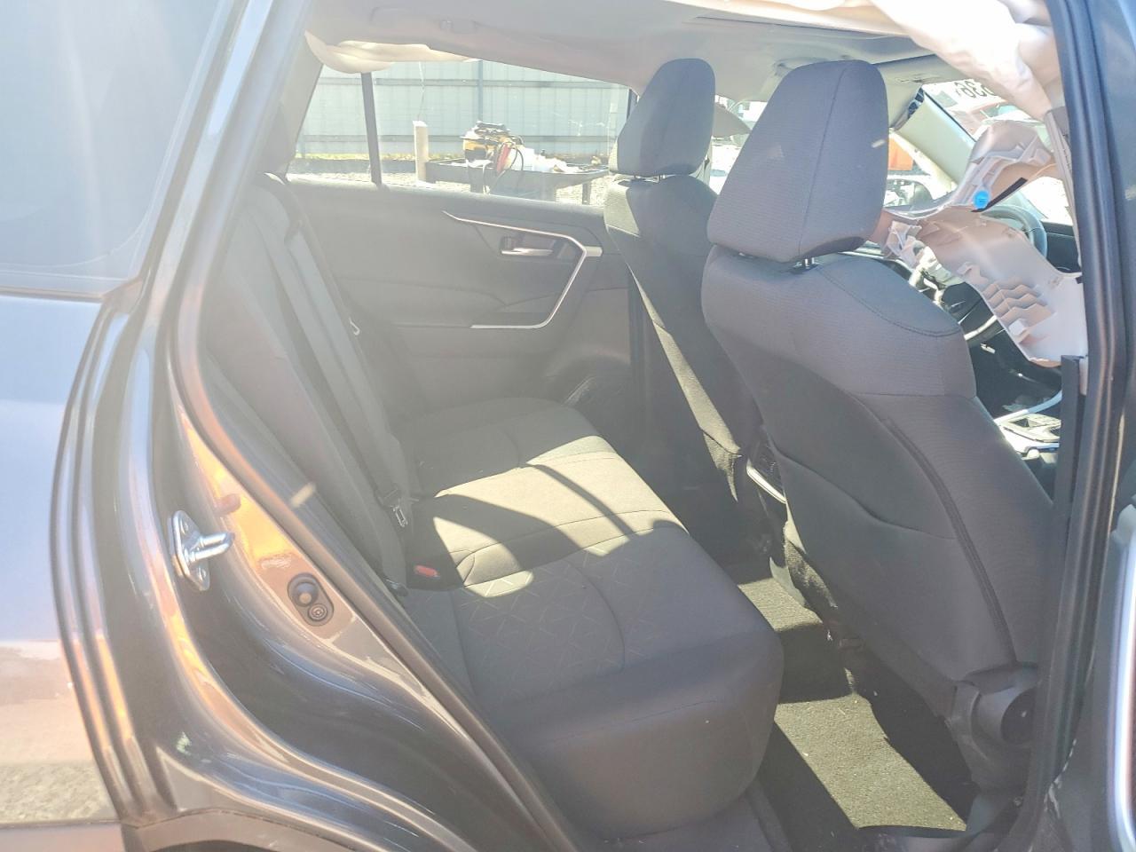 2024 TOYOTA RAV4 XLE — Фото 11 из 13