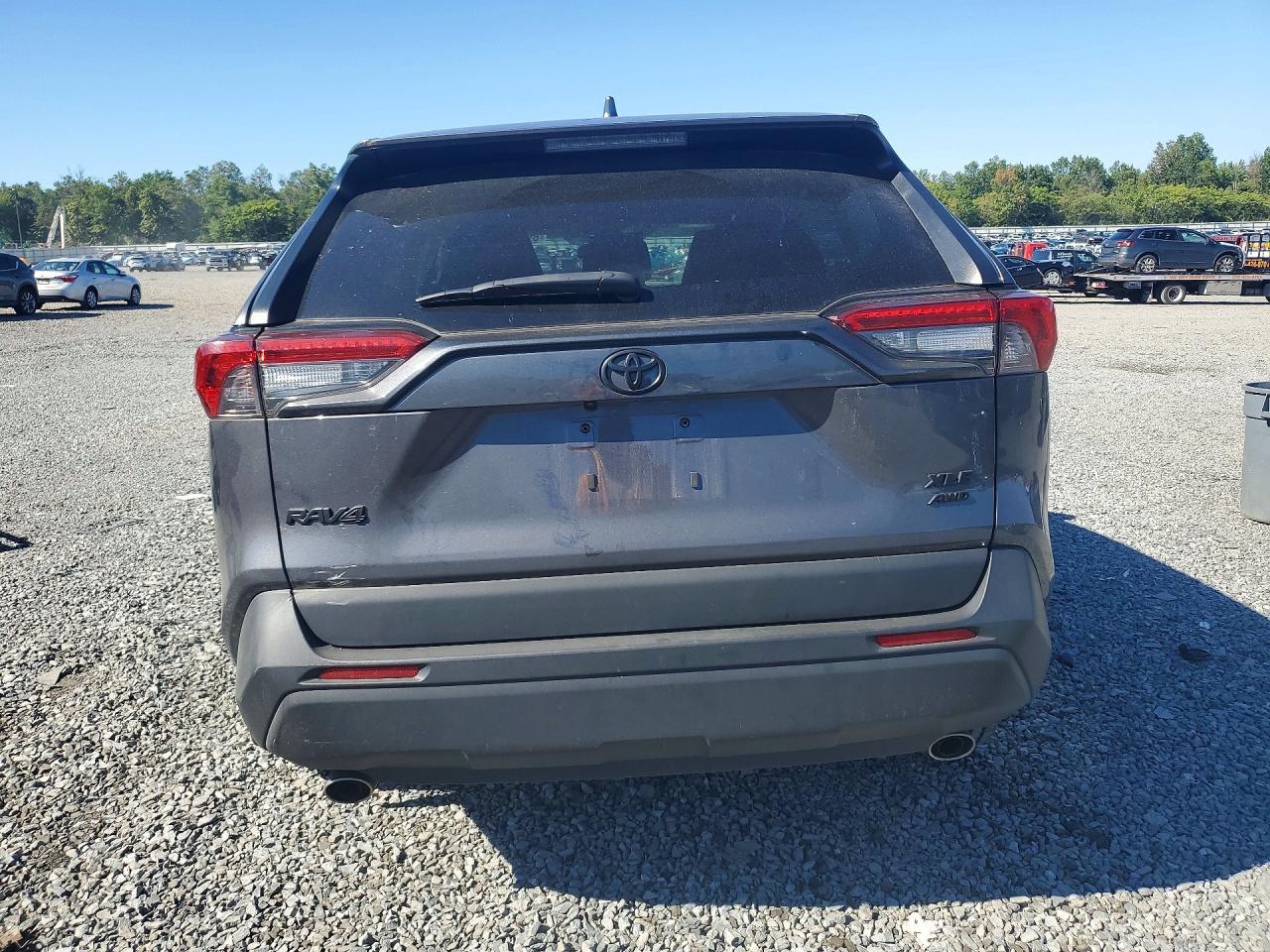 2024 TOYOTA RAV4 XLE — Фото 6 из 13