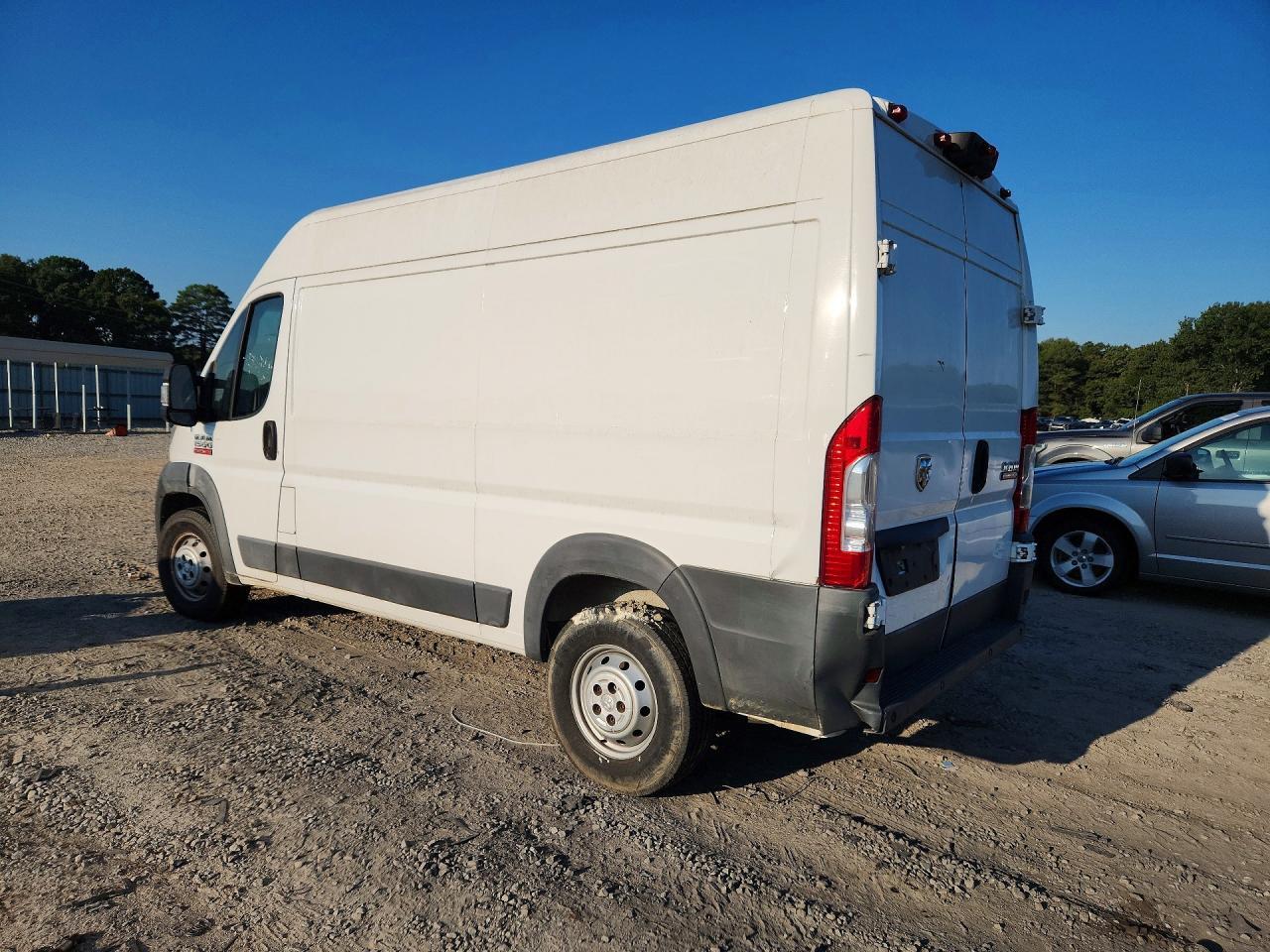 2018 RAM PROMASTER 1500 DELIVERY VAN — Фото 2 из 13