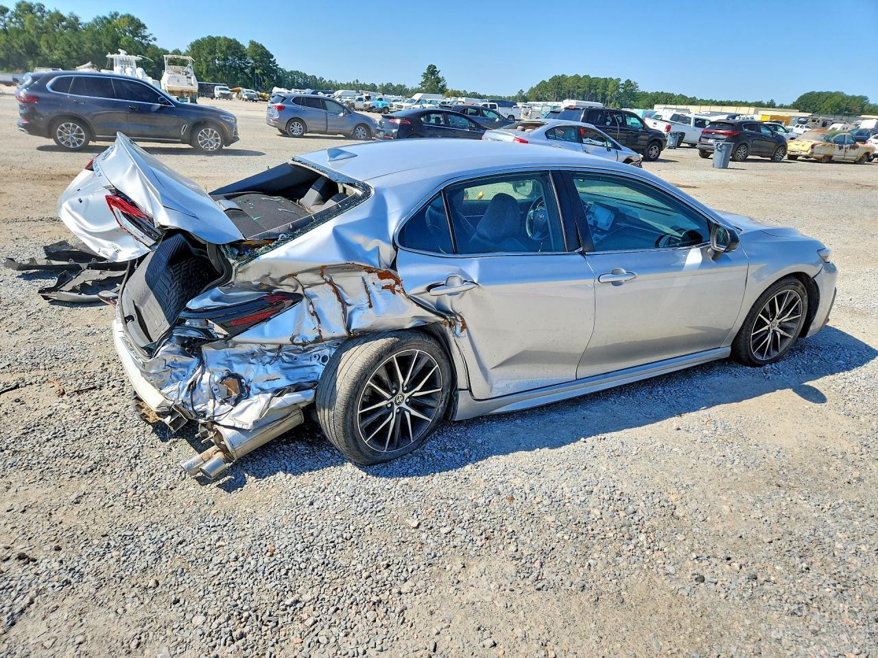 2023 TOYOTA CAMRY SE — Фото 3 из 13