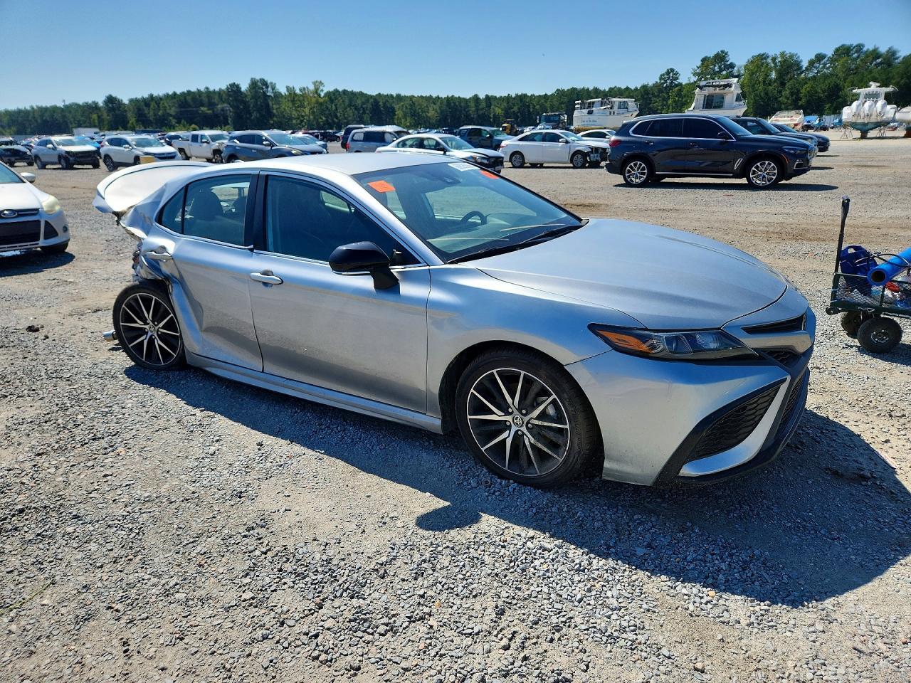 2023 TOYOTA CAMRY SE — Фото 4 из 13