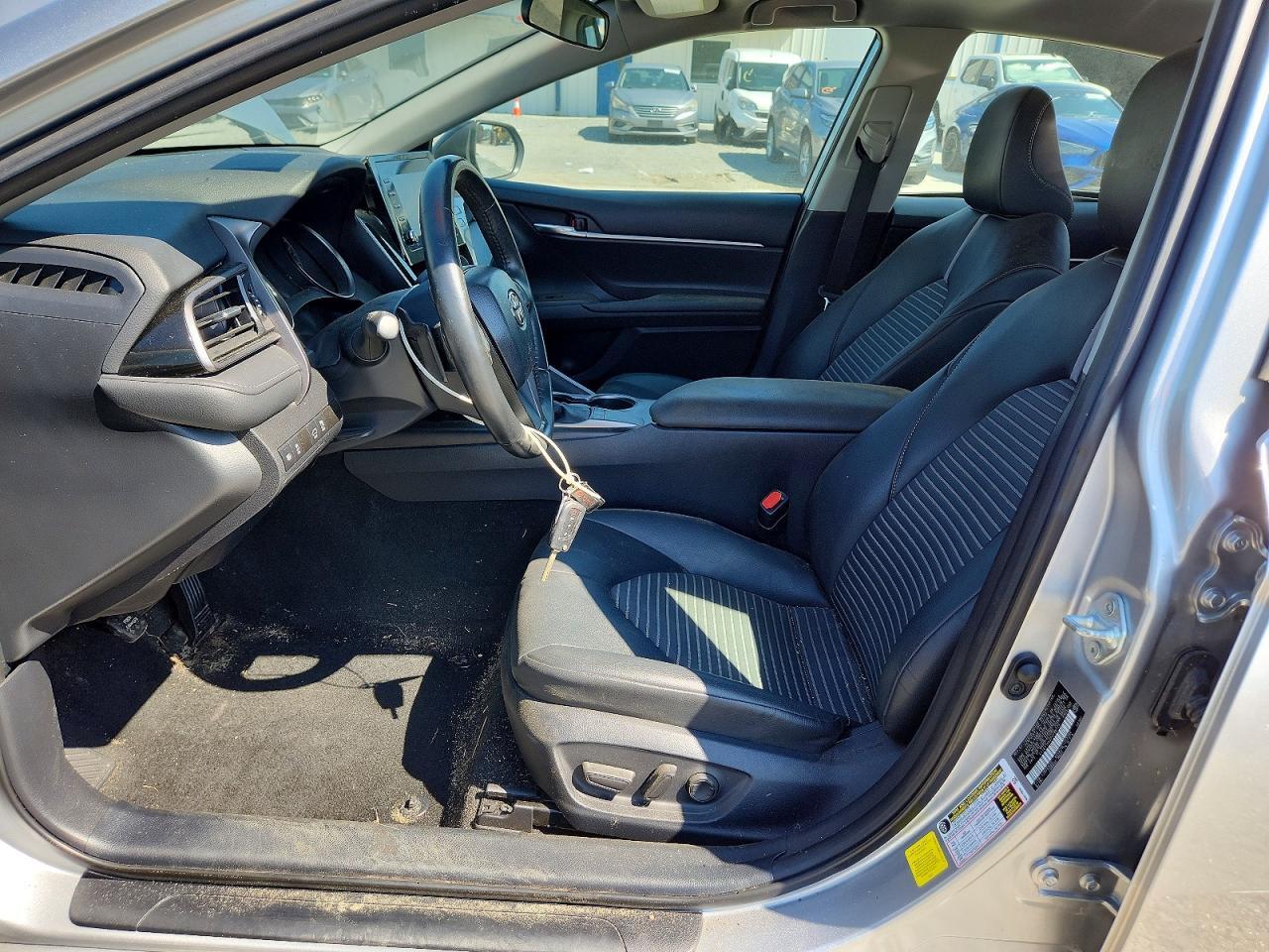 2023 TOYOTA CAMRY SE — Фото 7 из 13