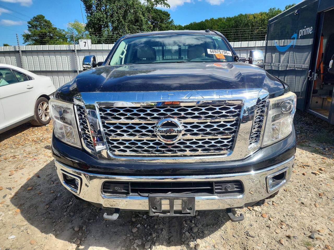 2017 NISSAN TITAN XD S — Фото 5 из 12