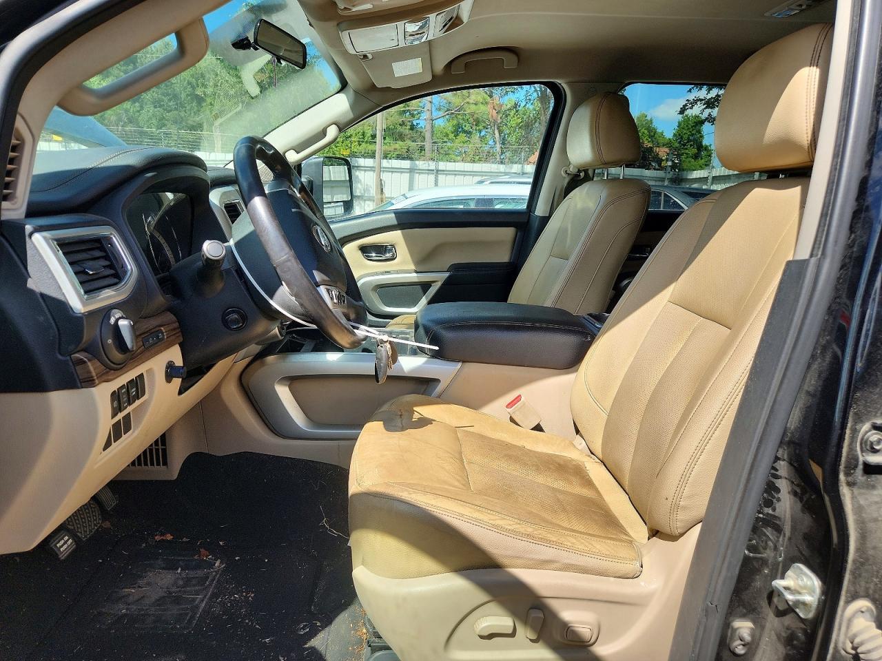 2017 NISSAN TITAN XD S — Фото 7 из 12