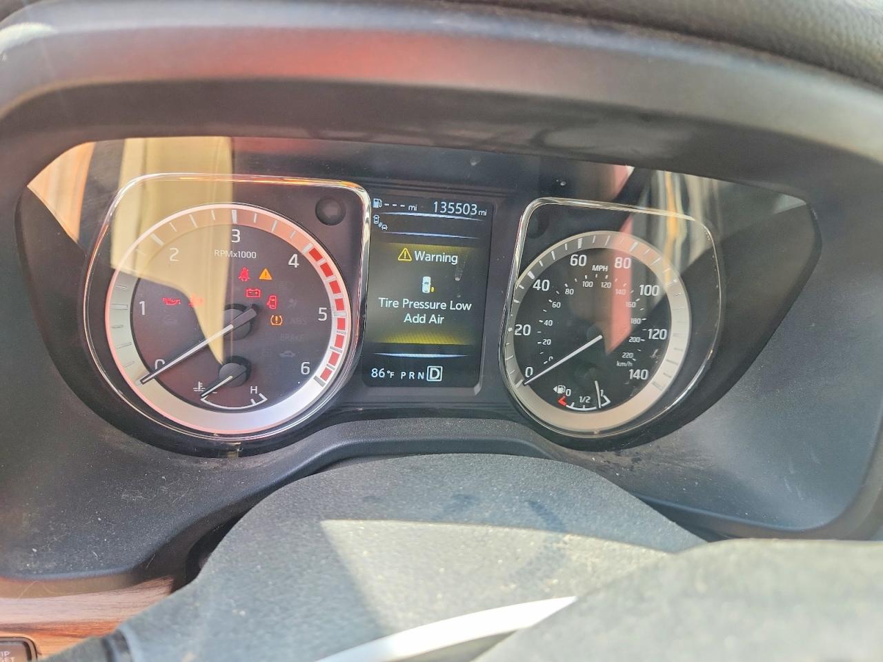 2017 NISSAN TITAN XD S — Фото 9 из 12