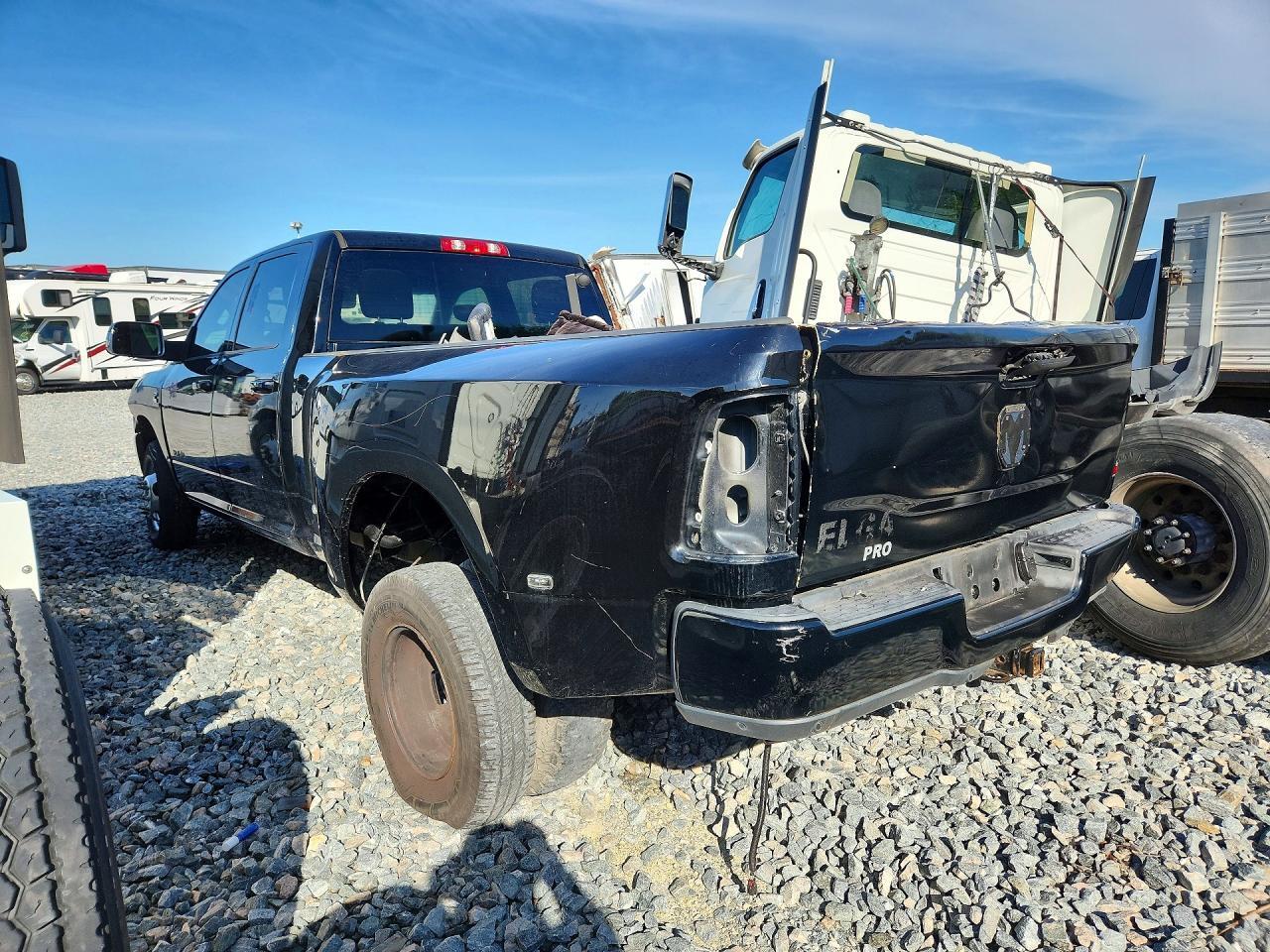 2019 RAM 3500 BIG HORN — Фото 2 из 14