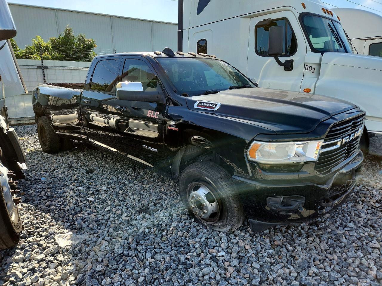 2019 RAM 3500 BIG HORN — Фото 4 из 14