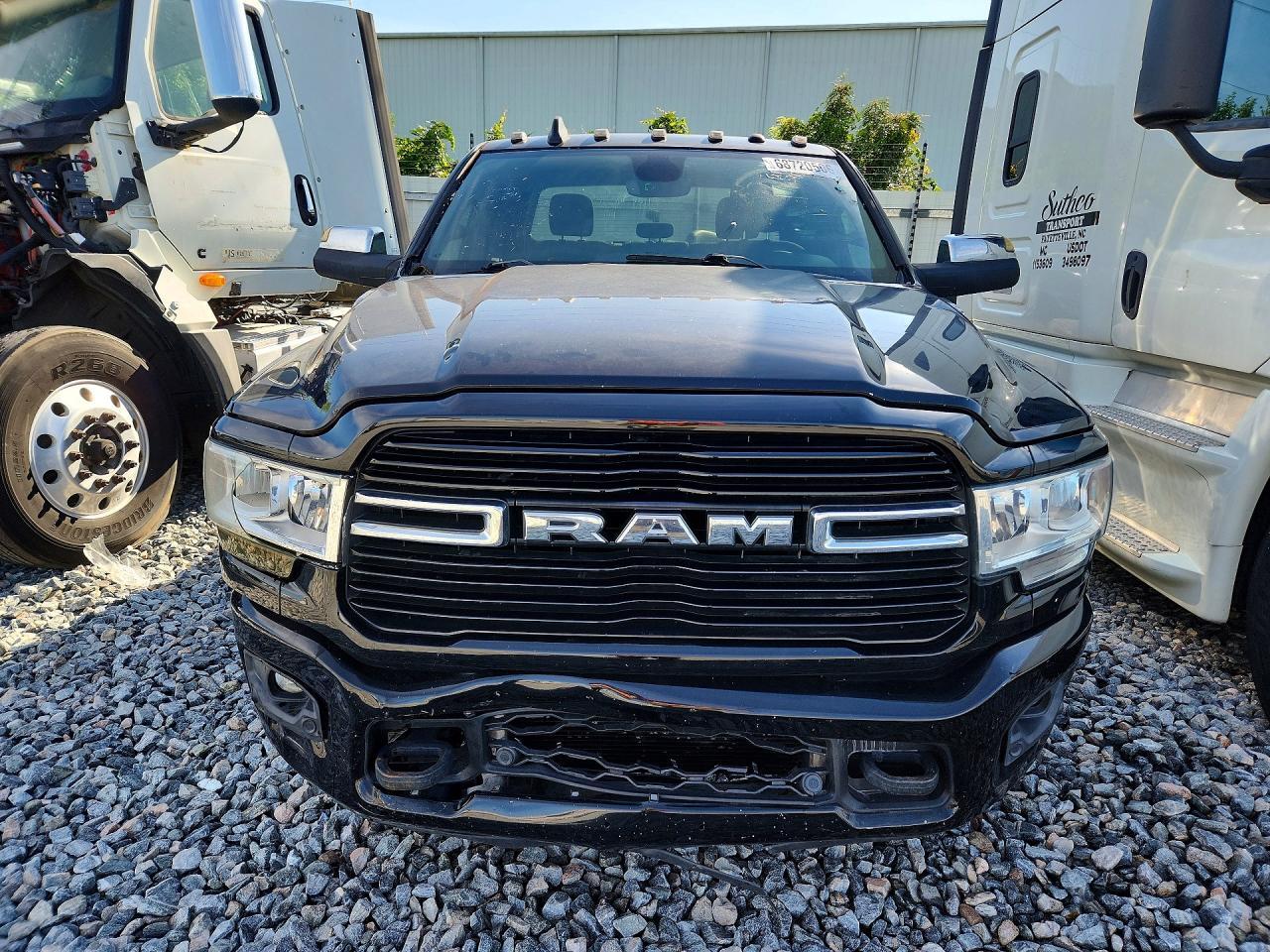 2019 RAM 3500 BIG HORN — Фото 5 из 14