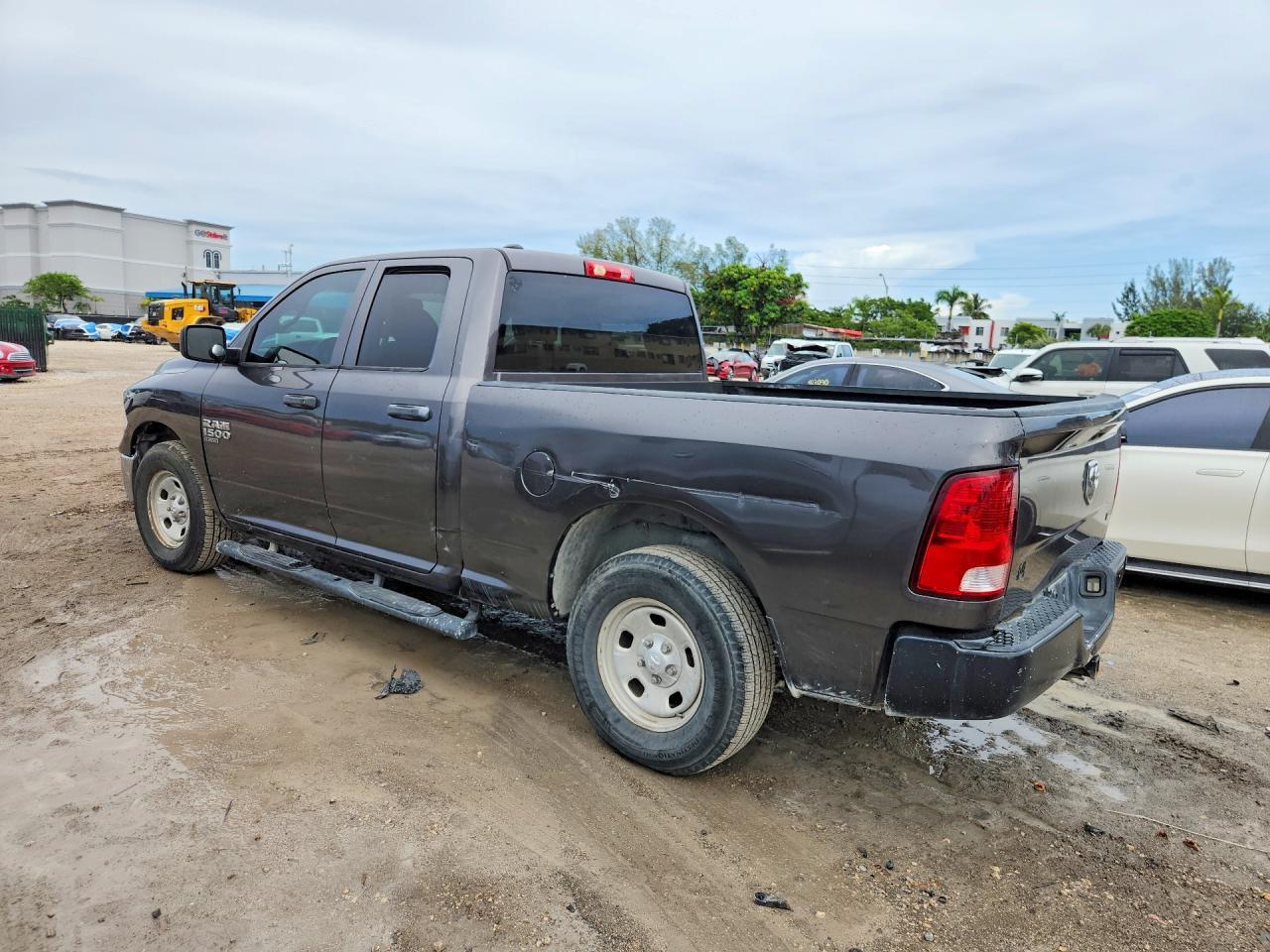 2019 RAM 1500 CLASSIC TRADESMAN — Фото 2 из 12
